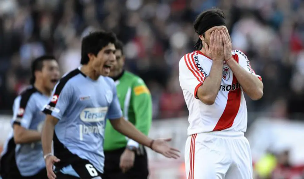 River Plate descendió en 2011 tras perder la categoría contra Belgrano. Foto: AFP.