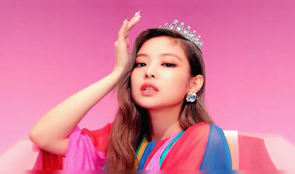 Desliza para ver más fotos de Jennie de BLACKPINK.