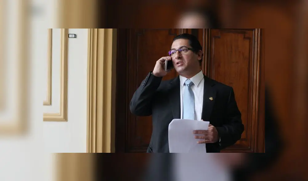 ¿Heresi puede integrar nueva bancada siendo militante de PpK?