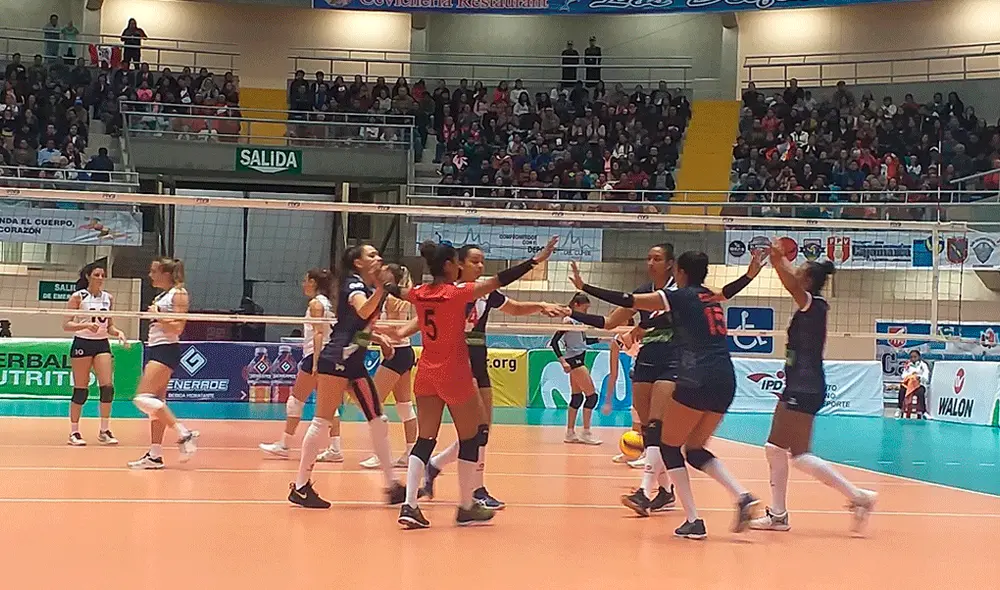 Perú vs. Uruguay por la fecha 2 del Grupo B del Campeonato Sudamericano de Vóley 2019. | Foto: @FPVPE Perú vs. Uruguay por la fecha 2 del Grupo B del Campeonato Sudamericano de Vóley 2019. | Foto: @FPVPE