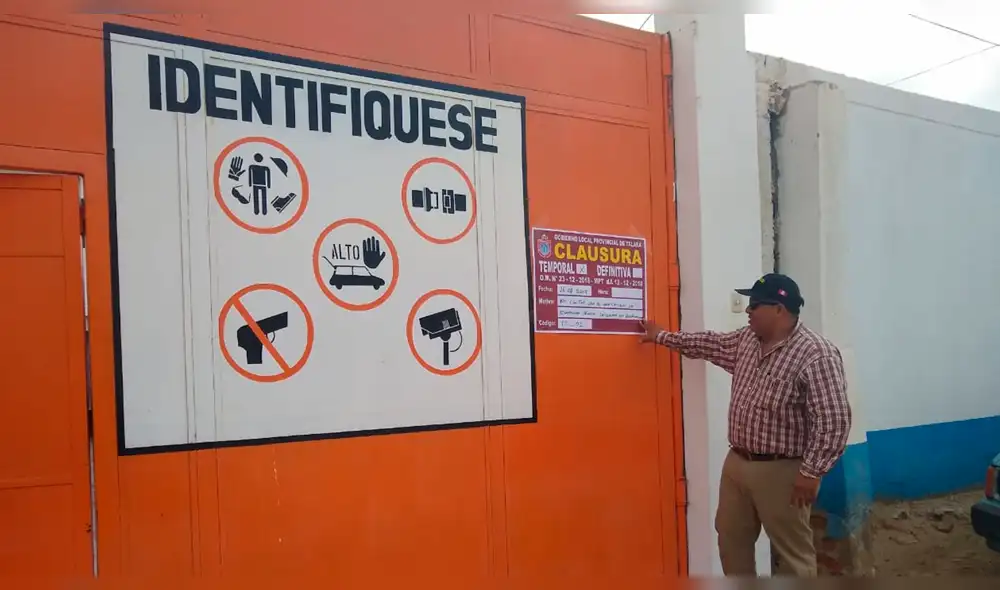 Funcionario procedió a clausurar las empresas. Funcionario procedió a clausurar las empresas.