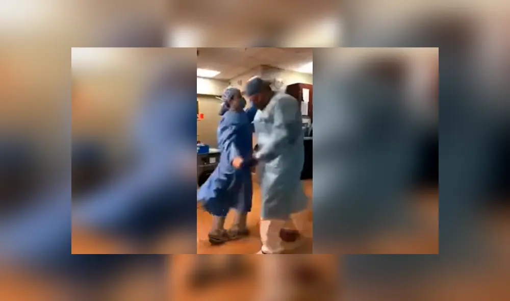 Desliza las imágenes hacia la izquierda para apreciar la conmovedora escena de los médicos al ritmo de salsa.