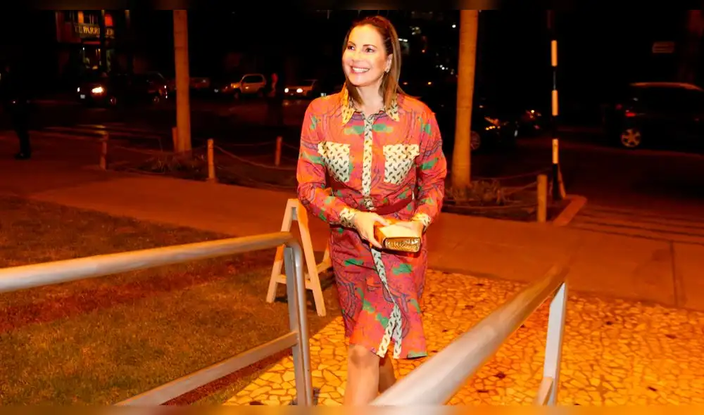 Karina Calmet deja atónitos a seguidores por su foto sin maquillaje 