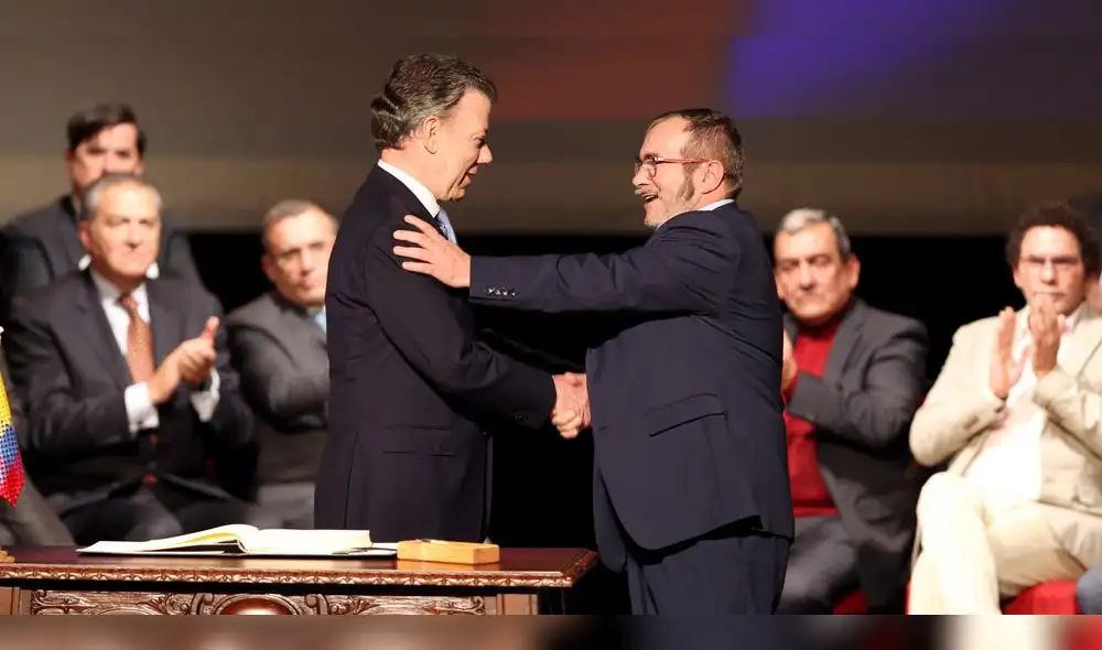 Acuerdo de paz con las FARC cumple dos años entre dificultades Acuerdo de paz con las FARC cumple dos años entre dificultades