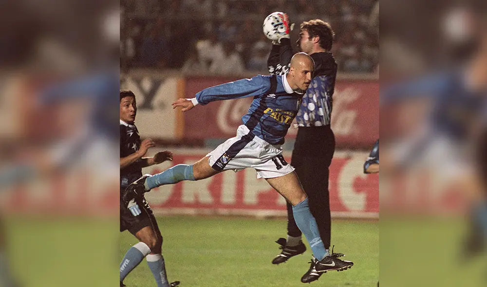 Luis Alberto Bonnet fue la figura de aquel partido al convertir dos goles para Cristal. Foto: AFP. Luis Alberto Bonnet fue la figura de aquel partido al convertir dos goles para Cristal. Foto: AFP.