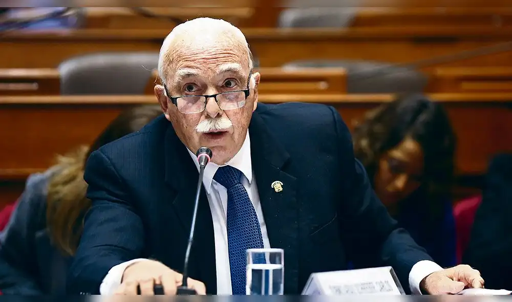 Piden su desafuero, pero fujimorismo lo suspende solo temporalmente 