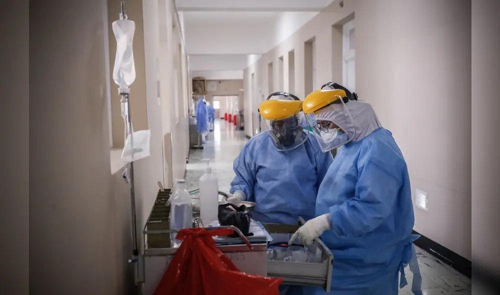 PACIENTES COVID 19 AREA DE ALTO FLUJO DEL HOSPITAL HONORIO DELGADO DE AREQUIPA PACIENTES COVID 19 AREA DE ALTO FLUJO DEL HOSPITAL HONORIO DELGADO DE AREQUIPA