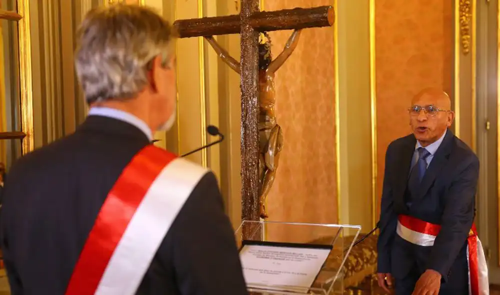 Expertos consideran que Waldo Mendoza mantendrá la política fiscal expansiva al no tener tiempo para dejar cambios mayores en el MEF. Foto: Presidencia de la República