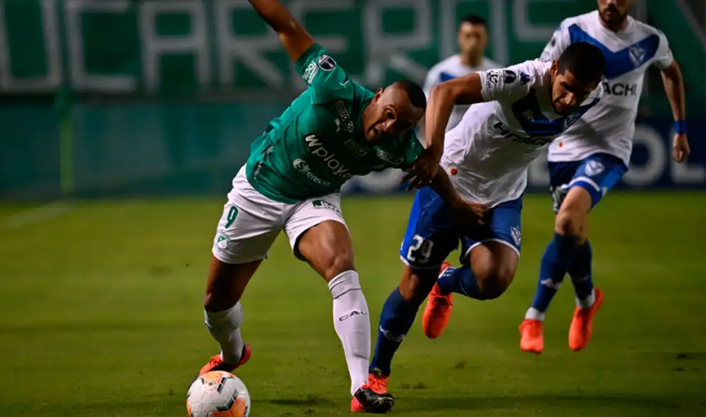 Vélez Sarsfield, con Luis Abram, derrota a Deportivo Cali 2-1 a domicilio. Foto: AFP. Vélez Sarsfield, con Luis Abram, derrota a Deportivo Cali 2-1 a domicilio. Foto: AFP.