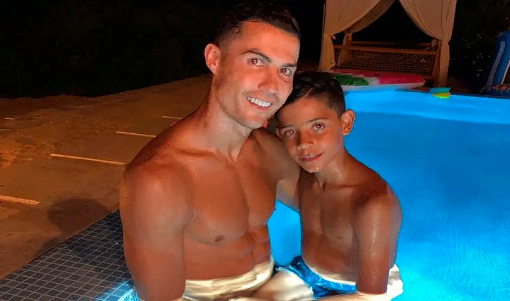 Cristiano Ronaldo se conmovió al enseñarle a su hijo mayor el lugar donde vivió cuándo tenía 12 años. | Foto: @Cristiano