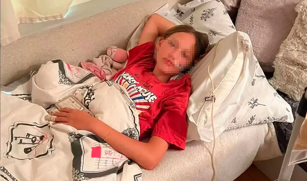 Tillie sostiene que sus síntomas siguen siendo enormemente debilitantes, lo que la hace sentir enferma y le causa un dolor intenso. Foto: The Mirror Tillie sostiene que sus síntomas siguen siendo enormemente debilitantes, lo que la hace sentir enferma y le causa un dolor intenso. Foto: The Mirror