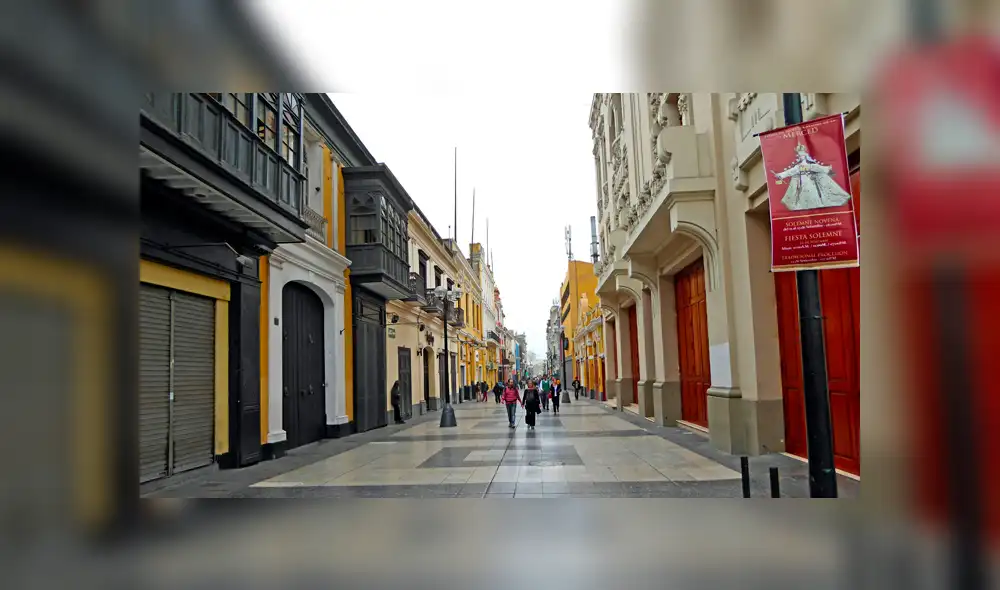 Jirón de la Unión: cuadras vacías luego de que cerraran calles. Jirón de la Unión: cuadras vacías luego de que cerraran calles.