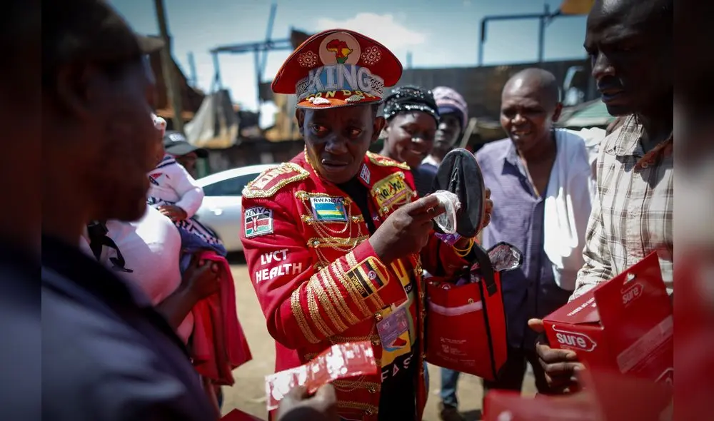 El "rey de los condones de África" y su incansable lucha contra el VIH. Foto: EFE. El "rey de los condones de África" y su incansable lucha contra el VIH. Foto: EFE.