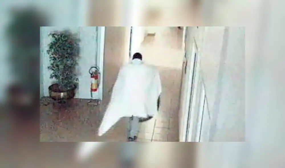 Facebook viral: ladrón vestido como "fantasma" fue captado robando pinturas italianas [VIDEO]