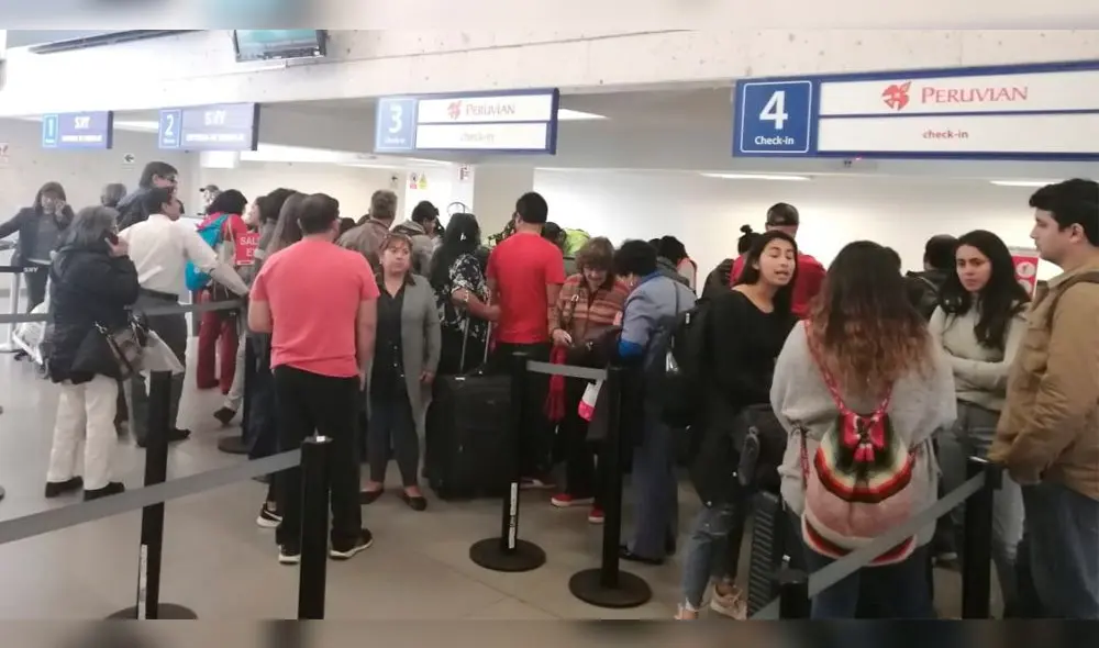 Pasajeros se quedan sin equipaje por problemas de Peruvian Airlines