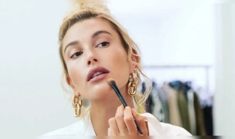 “Dejen de usar fotografías editadas. La imagen de la derecha no es como yo luzco (...) Nunca he tocado mi rostro", dijo. (Foto: Instagram)