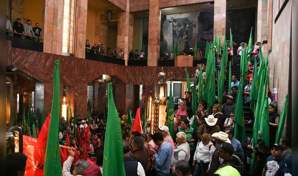 Protesta en Bellas Artes
