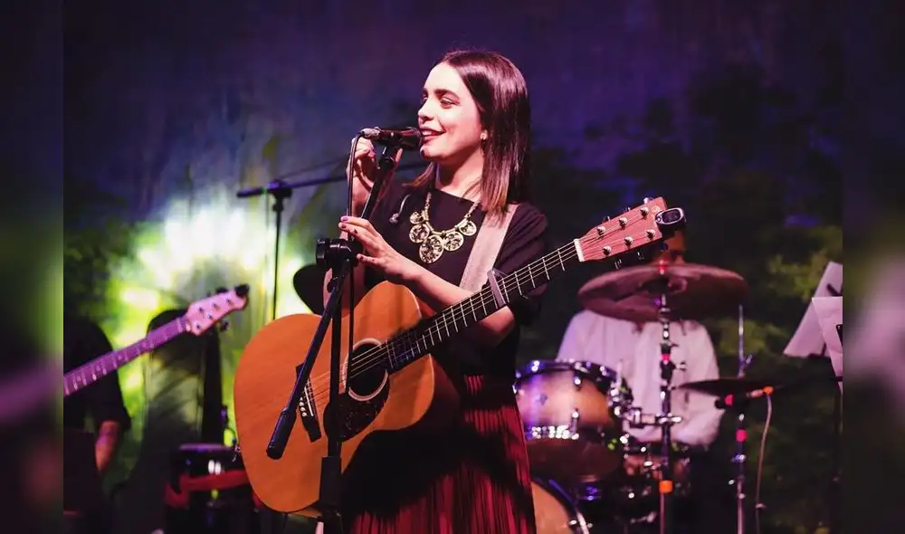 La cantante guayaquileña Cecilia Jurado, conocida como Ceci Juno, trasciende fronteras con su gira "Fantasmas" por diferentes países de Latinoamérica.