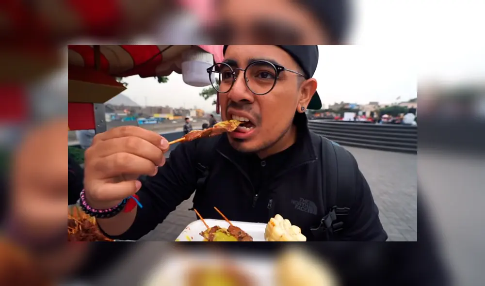 El youtuber mexicano 'Guatsi', se animó a probar la comida que venden en las calles del Centro de Lima. Foto: captura El youtuber mexicano 'Guatsi', se animó a probar la comida que venden en las calles del Centro de Lima. Foto: captura