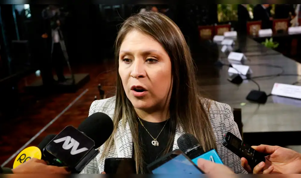 Vilcatoma arremete contra Miguel Torres: "No es el dueño de la bancada"