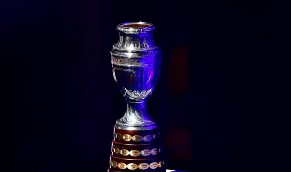 El logo oficial del torneo más importante de países en sudamérica tiene los colores de Argentina y Colombia. El logo oficial del torneo más importante de países en sudamérica tiene los colores de Argentina y Colombia.