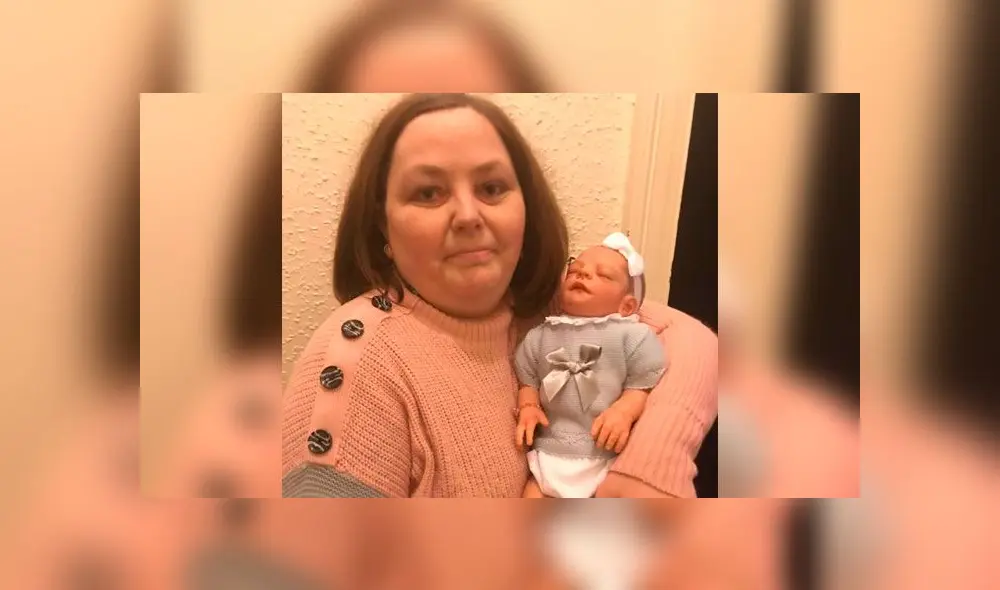 Bev Roberts asegura que desde que llegaron los muñecos a su vida, dejó de padecer ansiedad y ataques de pánico. Foto: Difusión Bev Roberts asegura que desde que llegaron los muñecos a su vida, dejó de padecer ansiedad y ataques de pánico. Foto: Difusión