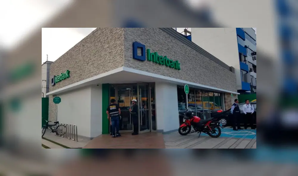 Facinerosos irrumpieron en la agencia bancaria al momento en que cambista depositaba 10 mil dólares.. (Foto: La República)