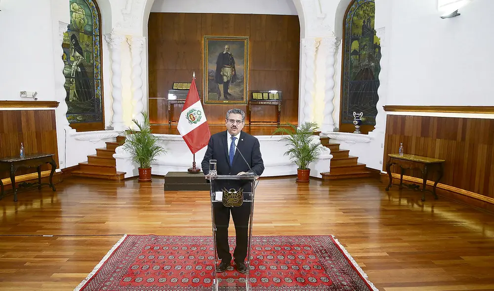 Se fue. Merino de Lama renunció a ser gobernante de facto. Foto: Sepres