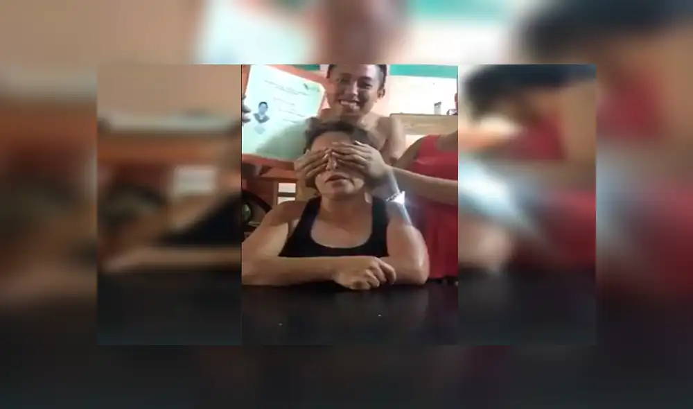Facebook: Madre tiene tierna reacción al ver el título de médico de su hijo [VIDEO]