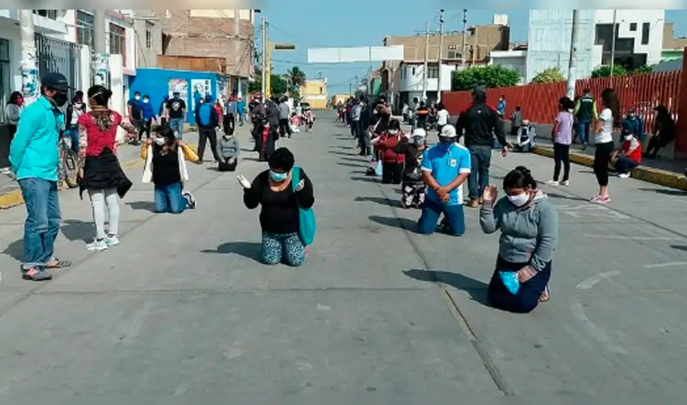 Lambayecanos se arrodillan para pedir fin de pandemia Lambayecanos se arrodillan para pedir fin de pandemia