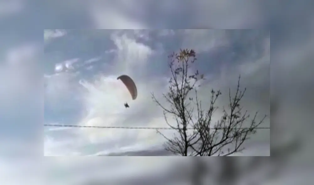 Hombre de 68 años fue detenido por violar el aislamiento para practicar parapente. Foto: Captura Hombre de 68 años fue detenido por violar el aislamiento para practicar parapente. Foto: Captura