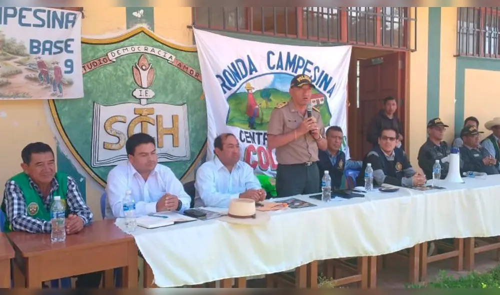 General Trujillo con ronderos en Cutervo General Trujillo con ronderos en Cutervo