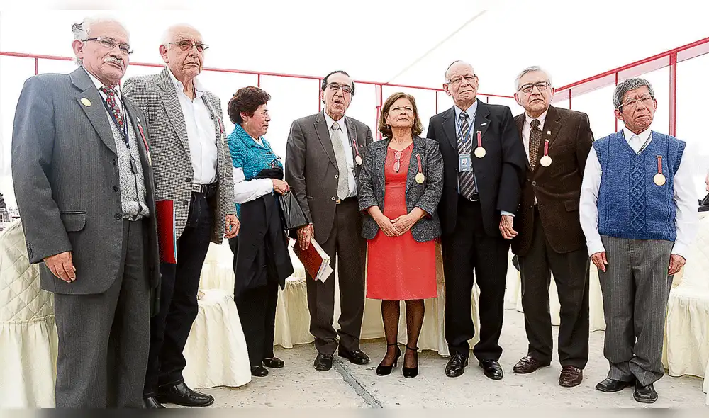 Antes de diciembre, pleno del Congreso debe debatir edad límite de catedráticos