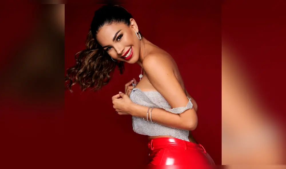 Stephanie Valenzuela sufre caída tras sensual presentación [VIDEO]
