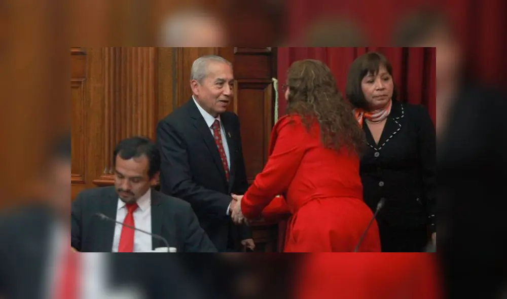 Fujimorismo y Apra protegen a Chávarry y archivan denuncia en Congreso