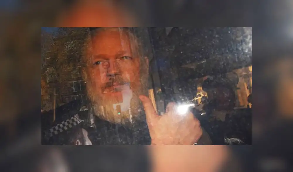 Denuncian que Ecuador habría filtrado información privada de Julian Assange