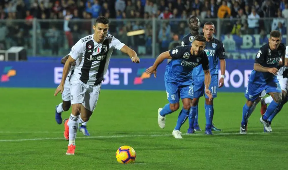 Desde su llegada a la Juventus, Cristiano Ronaldo suma 14 goles convertidos de penal, según Transfermarkt. Foto: AFP.