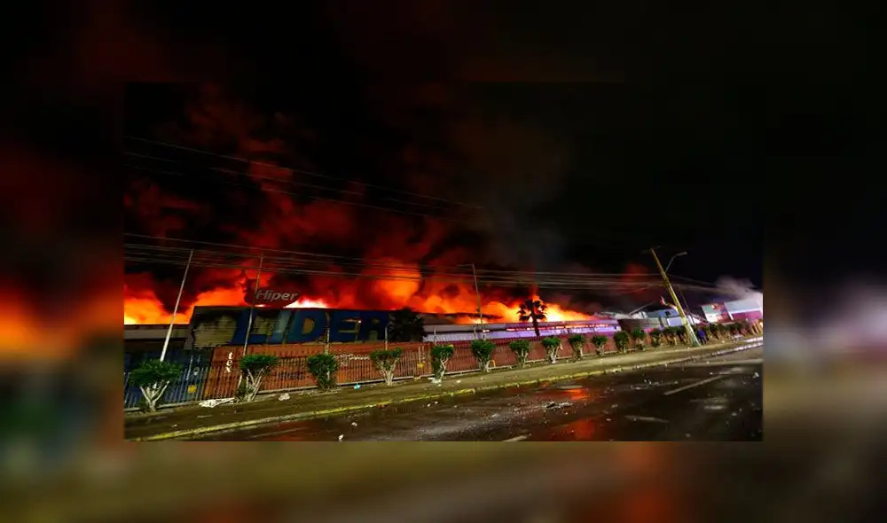 Protestas en Chile: un muerto dejó incendio y saqueo a supermercado de Arica [VIDEO]