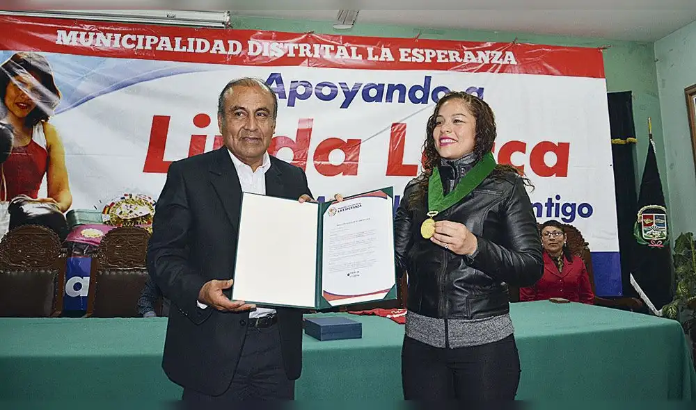 Hacen reconocimiento a la campeona mundial Linda Lecca