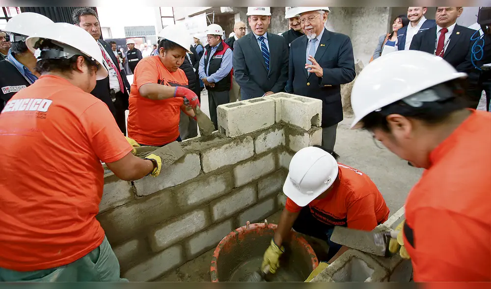 Autoconstrucción informal en Lima llega al 70%, advierte ministro de Vivienda