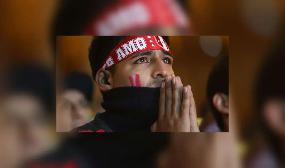 Hinchas peruanos manifiestan victoria tras ganarle a Chile 3-0. Créditos: Andina Hinchas peruanos manifiestan victoria tras ganarle a Chile 3-0. Créditos: Andina