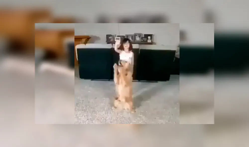 En Facebook, una madre se sorprendió al revisar las imágenes de su cámara de vigilancia y captar una tierna escena de su hija. En Facebook, una madre se sorprendió al revisar las imágenes de su cámara de vigilancia y captar una tierna escena de su hija.