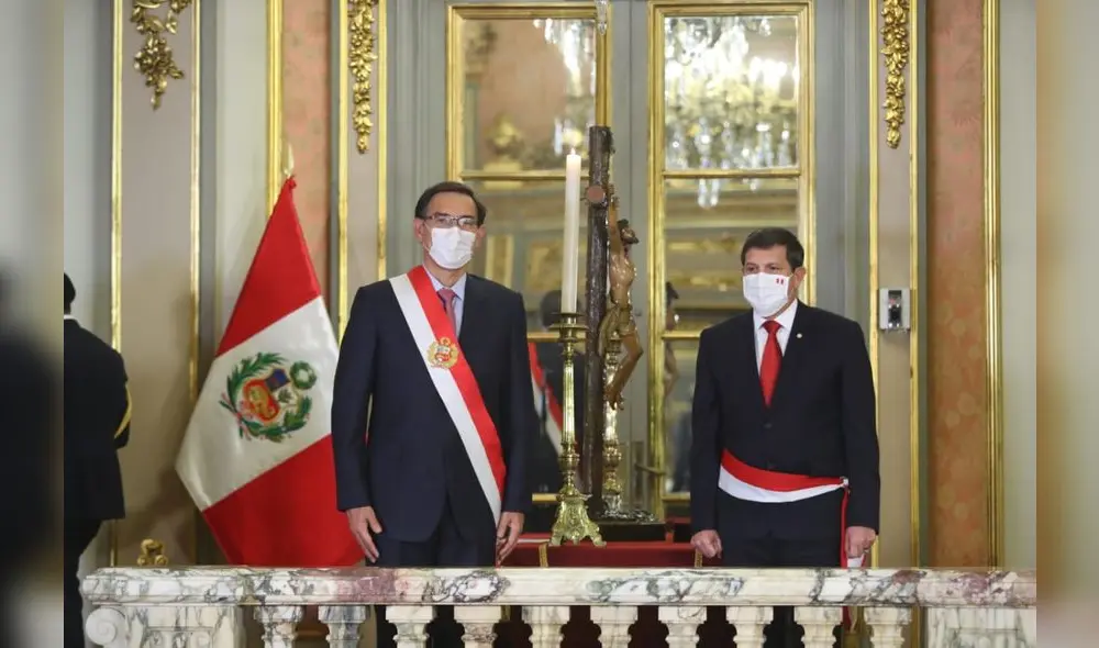 Vizcarra tomó juramento al nuevo gabinete ministerial. Vizcarra tomó juramento al nuevo gabinete ministerial.