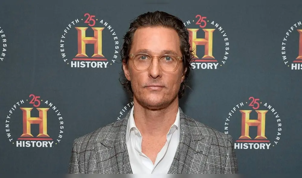 El artista recibió el agradecimiento de los ancianos, quienes lo sorprendieron con carteles. (Foto: AFP)