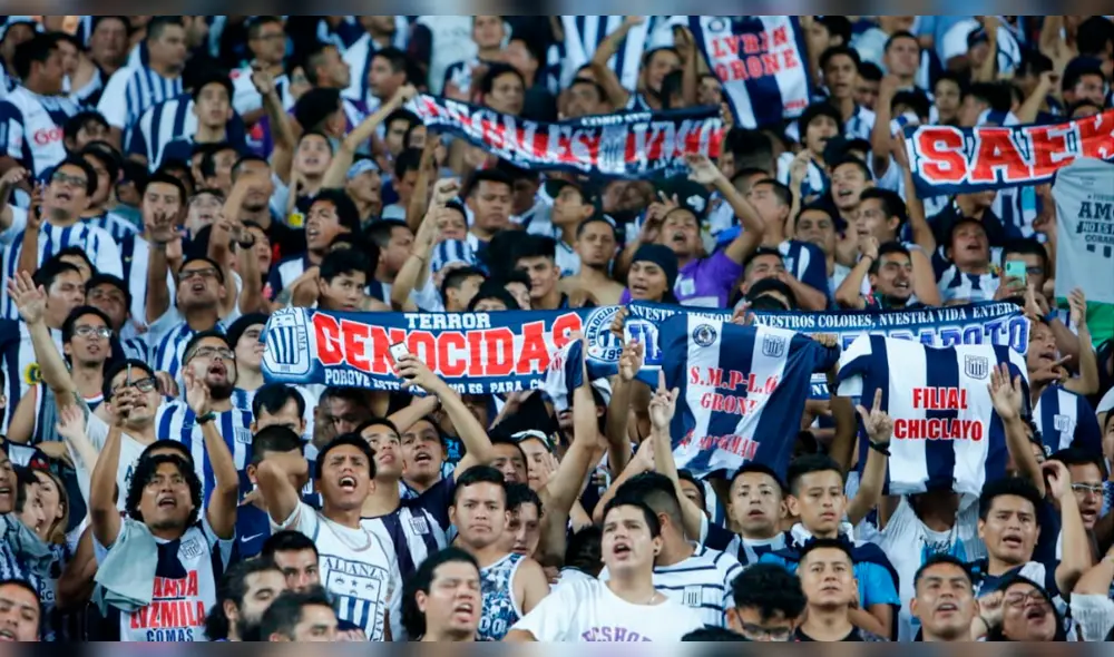 Pequeña hincha de Alianza Lima desistió en ir al estadio por pelea de barras