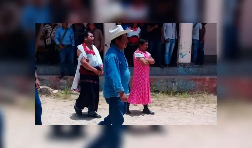 Para algunas comunidades indígenas en México poner vestidos a las autoridades es una forma de "humillarlos". Foto: SPD Noticias