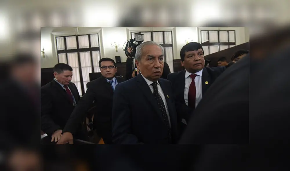 Pedro Chávarry aseguró que no destituyó a Vela Barba y Pérez Gómez como fiscales, sino que solo les retiró la designación en el cargo de confianza. (Foto: Melissa Merino/Grupo La República)