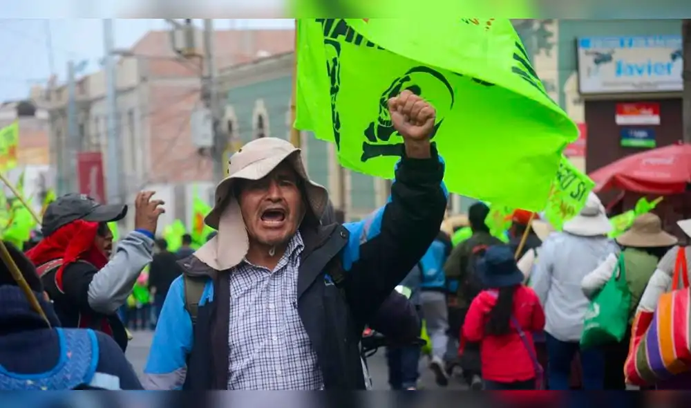 Protestas por Tía María se agudizan en su segundo día de paralización en Arequipa.