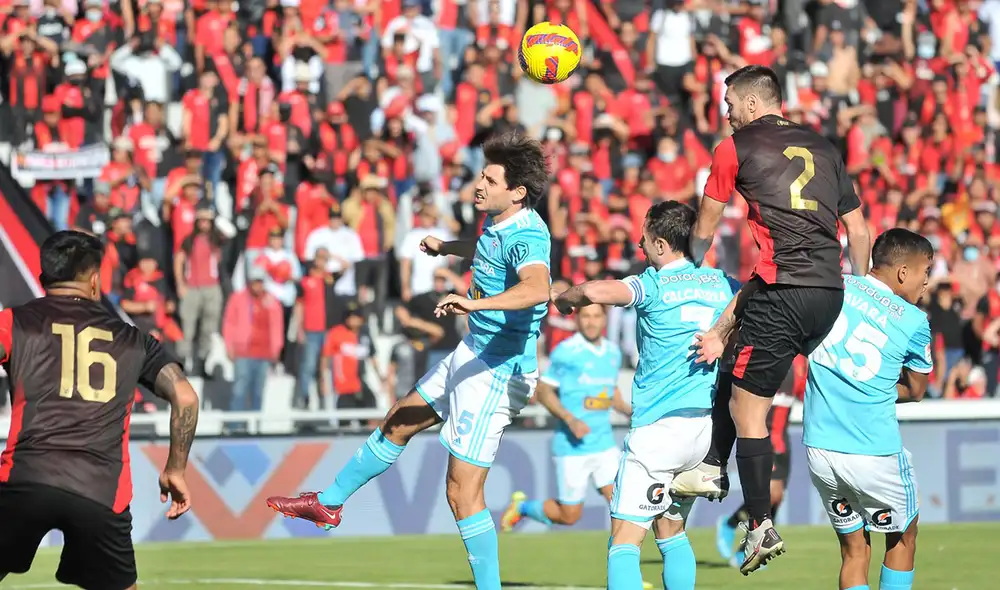 El partido se juega en el Estadio Monumental de la UNSA. foto: FBC Melgar El partido se juega en el Estadio Monumental de la UNSA. foto: FBC Melgar