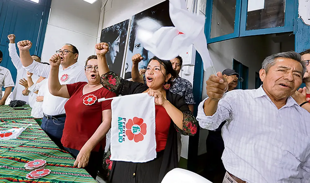 Diez partidos celebraron superar la valla electoral Diez partidos celebraron superar la valla electoral